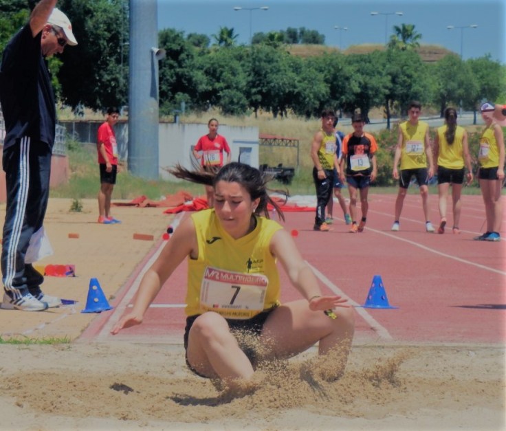 Elsa Martins no Salto em Comprimento (foto de Vitorina Mourato)